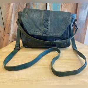 Bed Stu Halsey crossbody ♥️ Unique Hard to find teal color
